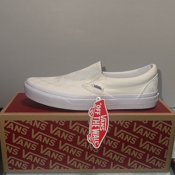 Vans Cream Checkered Classic Slip-On Shoes - Picture 1 of 3